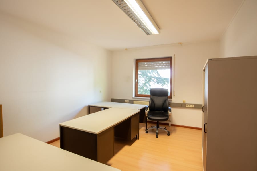 Büro 6 (Hochparterre) - Repräsentatives Büro/Praxishaus über 2 Etagen in Freiburg-Haid