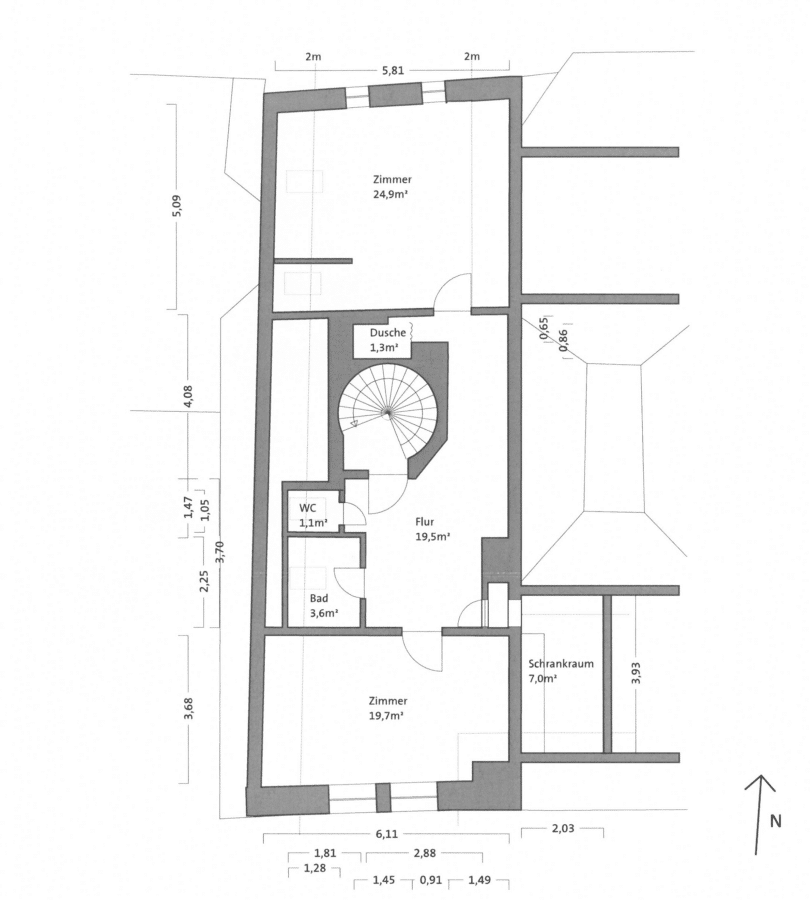 Grundriss Dachgeschoss - Wohnen im Denkmal: Historische Schlosshälfte in Opfingen mit einem parkähnlichen Grundstück