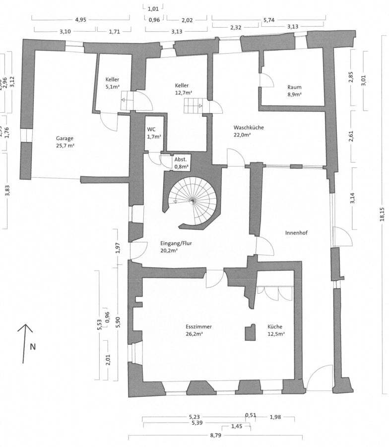 Grundriss Erdgeschoss - Wohnen im Denkmal: Historische Schlosshälfte in Opfingen mit einem parkähnlichen Grundstück