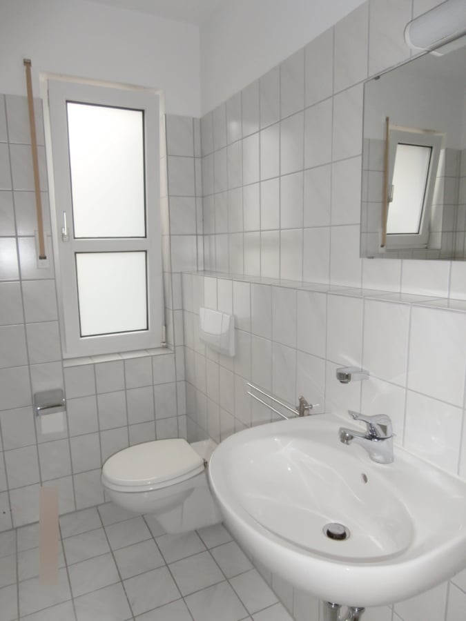 Stilvolle 3-Zimmer-Wohnung in Müllheim-Niederweiler - Tageslichtbad mit...