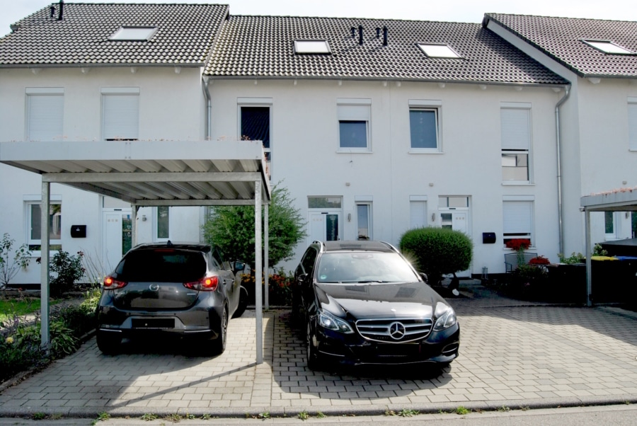 Stellplätze dirket vor dem Haus - Schönes Reihenmittelhaus in Bad Krozingen