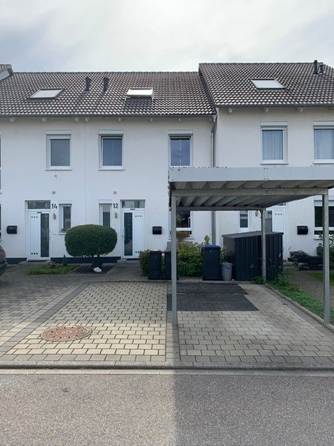 Carport und Stellplatz direkt vor dem Haus - Ihr neues Zuhause in Bad Krozingen