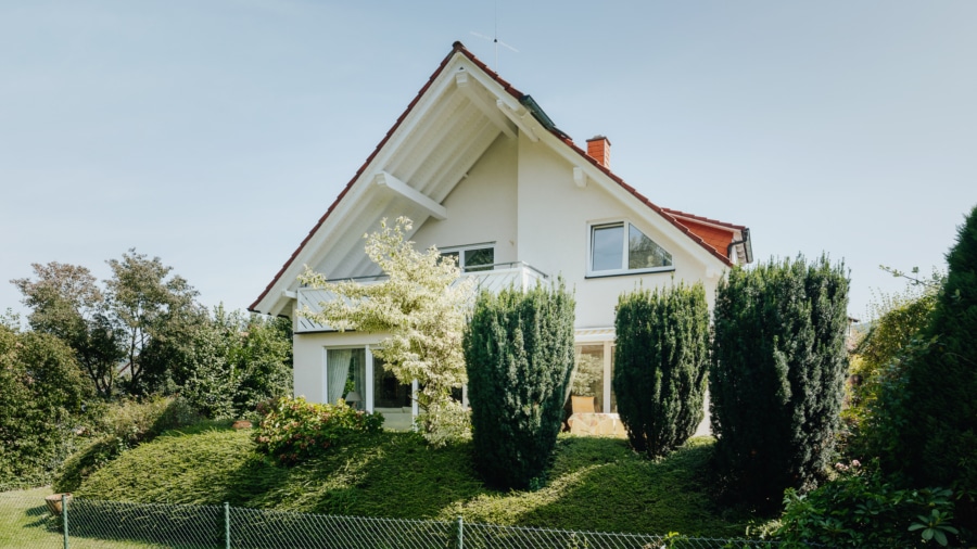 Hausperspektive mit... - Freistehendes, gepflegtes Einfamilienhaus in sehr ruhiger Lage von Bollschweil