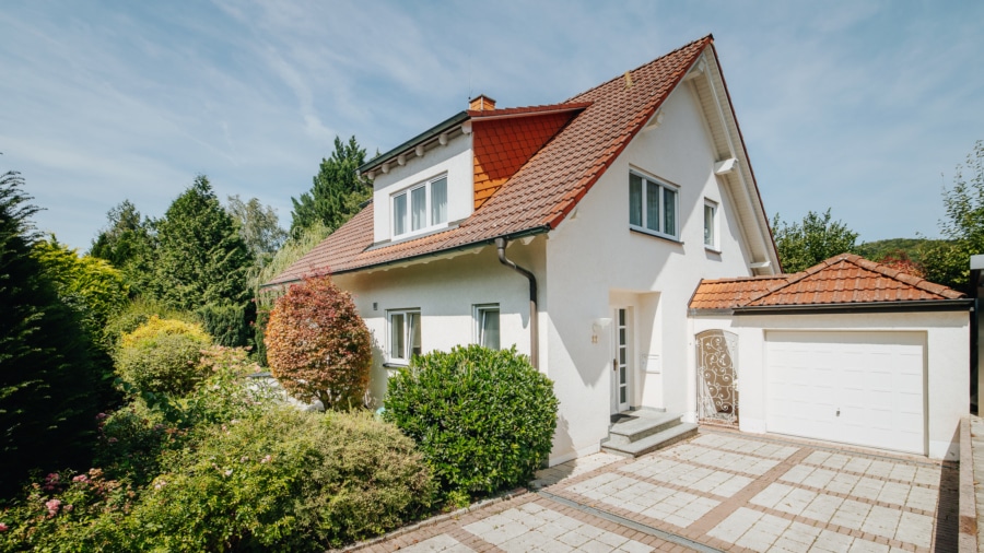 Haus mit Garage - Freistehendes, gepflegtes Einfamilienhaus in sehr ruhiger Lage von Bollschweil