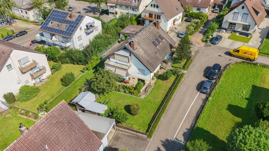 Hausansicht von der Südseite - Freistehendes Einfamilienhaus mit Einliegerwohnung in Gundelfingen