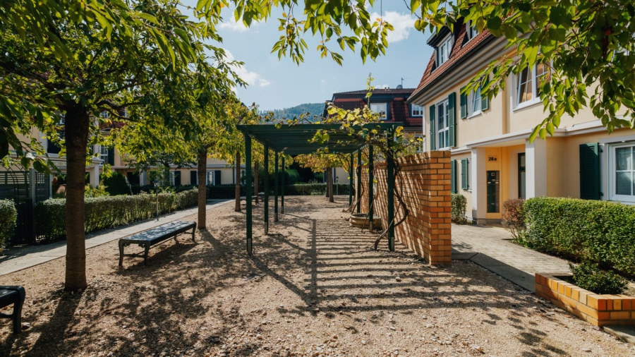 ... in gepflegter Wohnanlage - Großzügige 5-Zimmer-Wohnung in bevorzugter Wohnlage von FR-Littenweiler