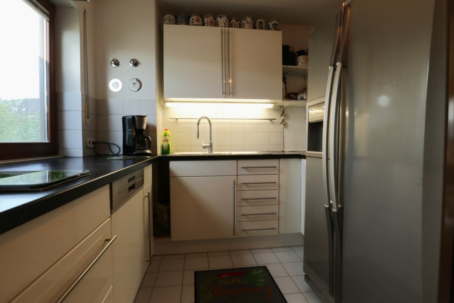 Großzügige 3-Zimmer Wohnung mit zwei Balkonen in Kirchzarten - Einbauküche (im Kaufpreis enthalten)