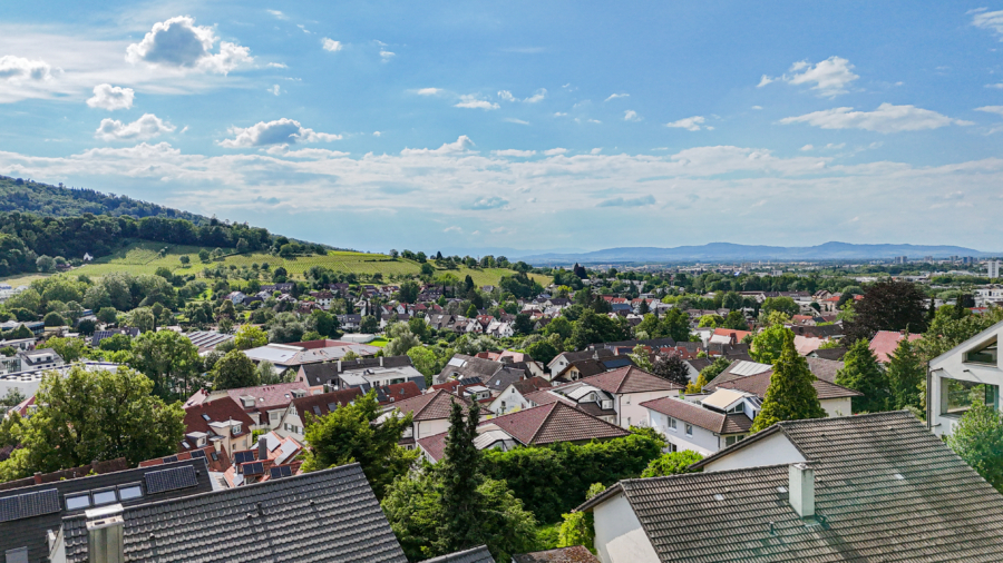 Traumhafte Aussicht - Grundstück mit traumhaftem Ausblick - in Merzhausen