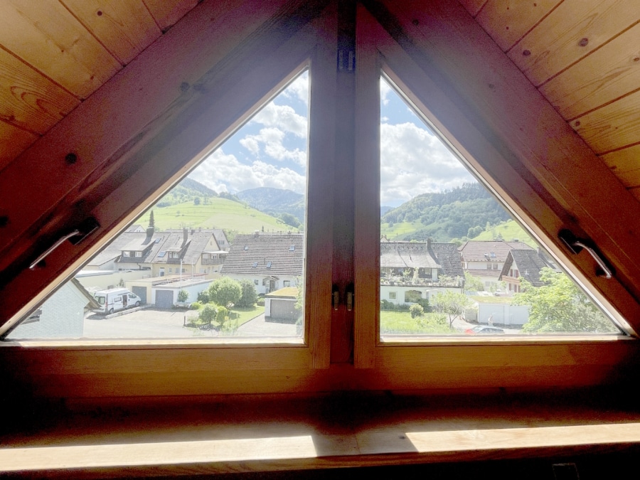 ...Panoramablick auf den Belchen - Besonderes Wohnhaus in sonniger Lage in Münstertal