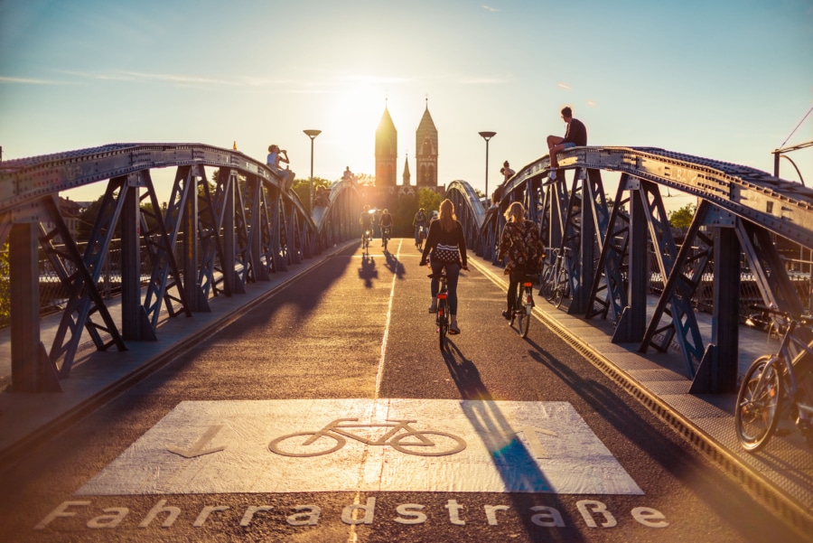 Hauptbild - Attraktives Betriebsgebäude mit Büroräumen und Lagerflächen am Freiburger-Hauptbahnhof