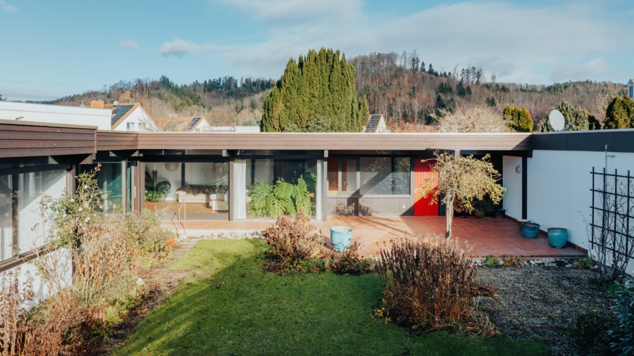 Bungalow - Großzügiger Atrium-Bungalow in bevorzugter Lage von Stegen