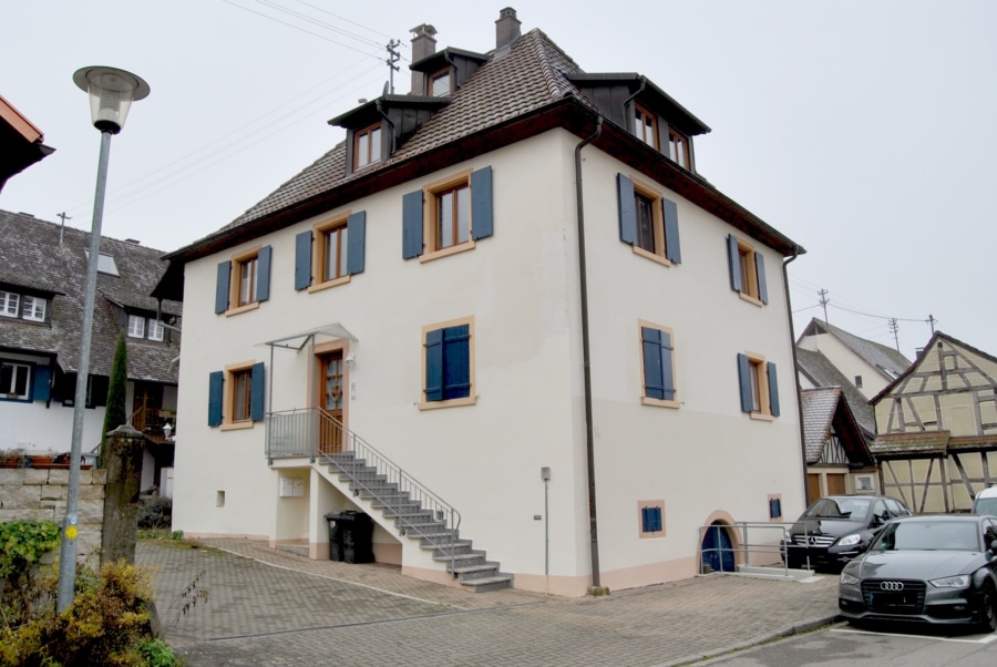 Hauptbild - Hereinspaziert: 3-Zimmer-Altbauwohnung mit Balkon in idyllischen Sulzburg