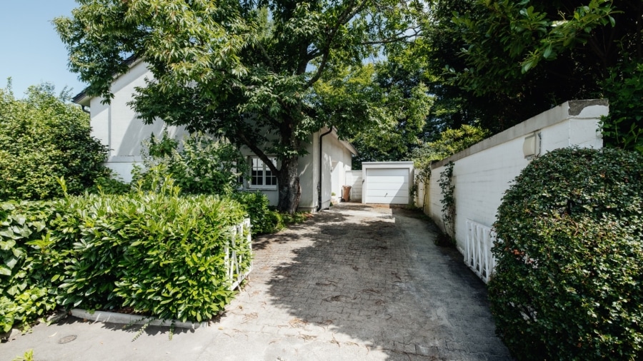 Hauptbild - Freistehendes Einfamilienhaus mit schönem Garten in FR-Littenweiler