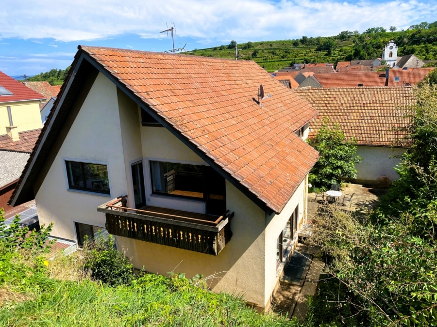 Ansicht des Wohnhaus - Leiselheim: großzügiges Wohnhaus mit mehreren Nutzungsmöglichkeiten