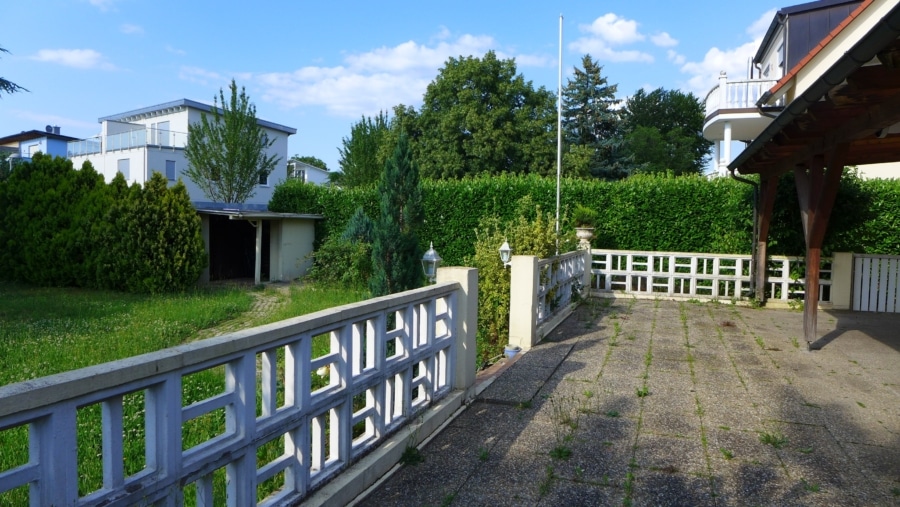 ...in den sonnigen... - Großzügige Eigentumswohnung mit schönem Garten in FR-St. Georgen